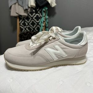 New Balance 720 Sneakers